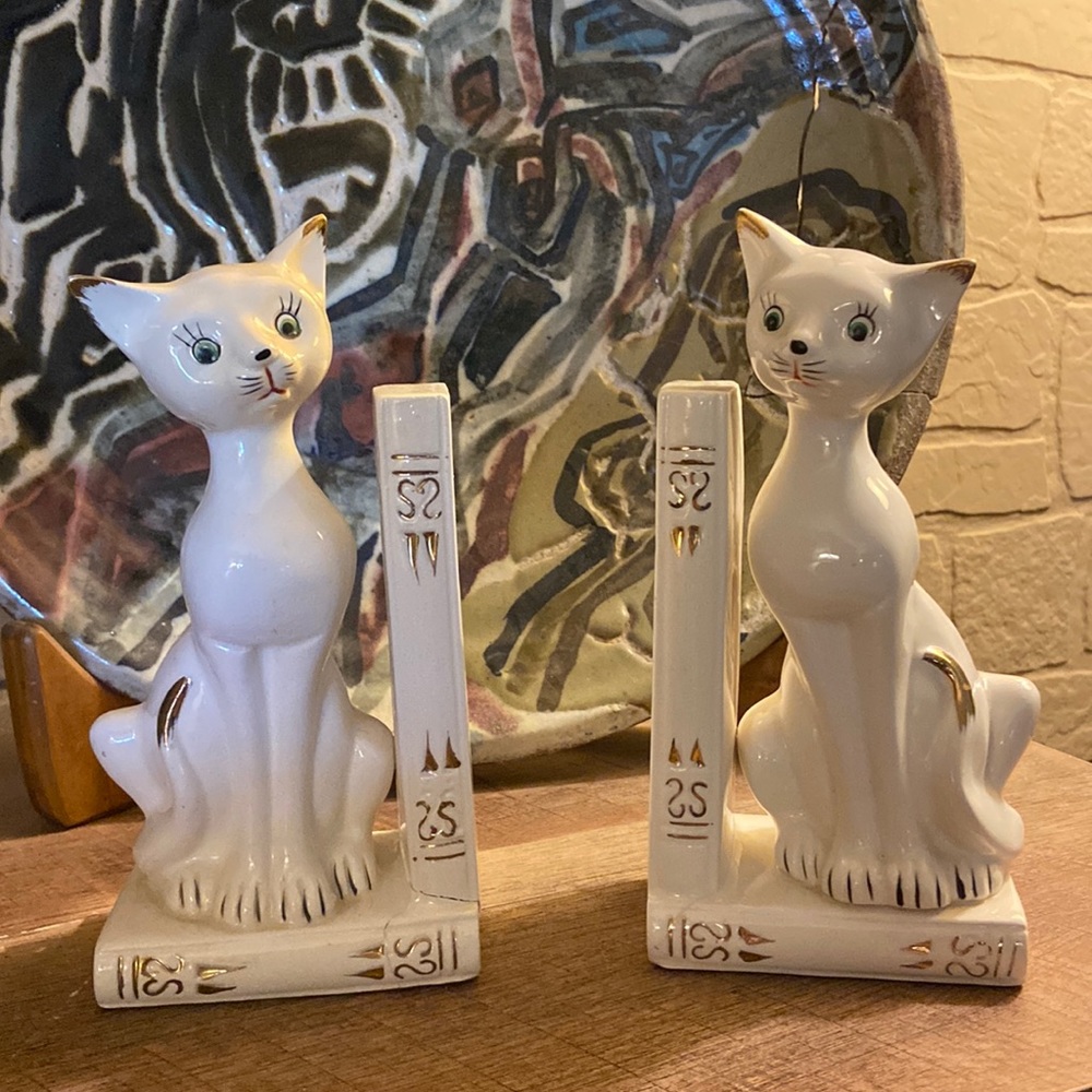 Sweet Vintage White and Gold Cat Ceramic Book Ends Bookends AS-IS